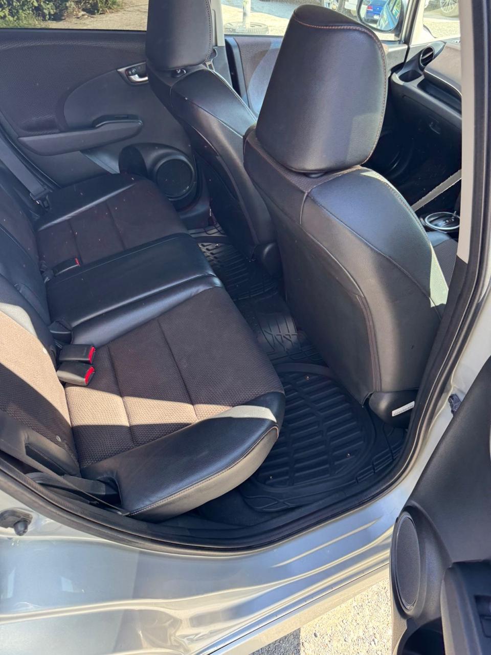 HONDA Fit Shuttle 2011 год