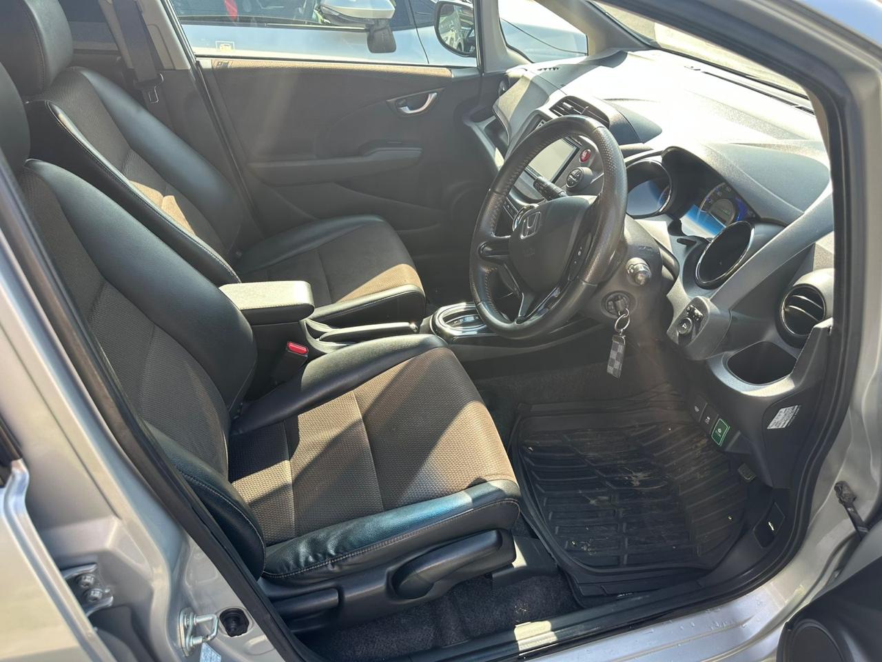 HONDA Fit Shuttle 2011 год