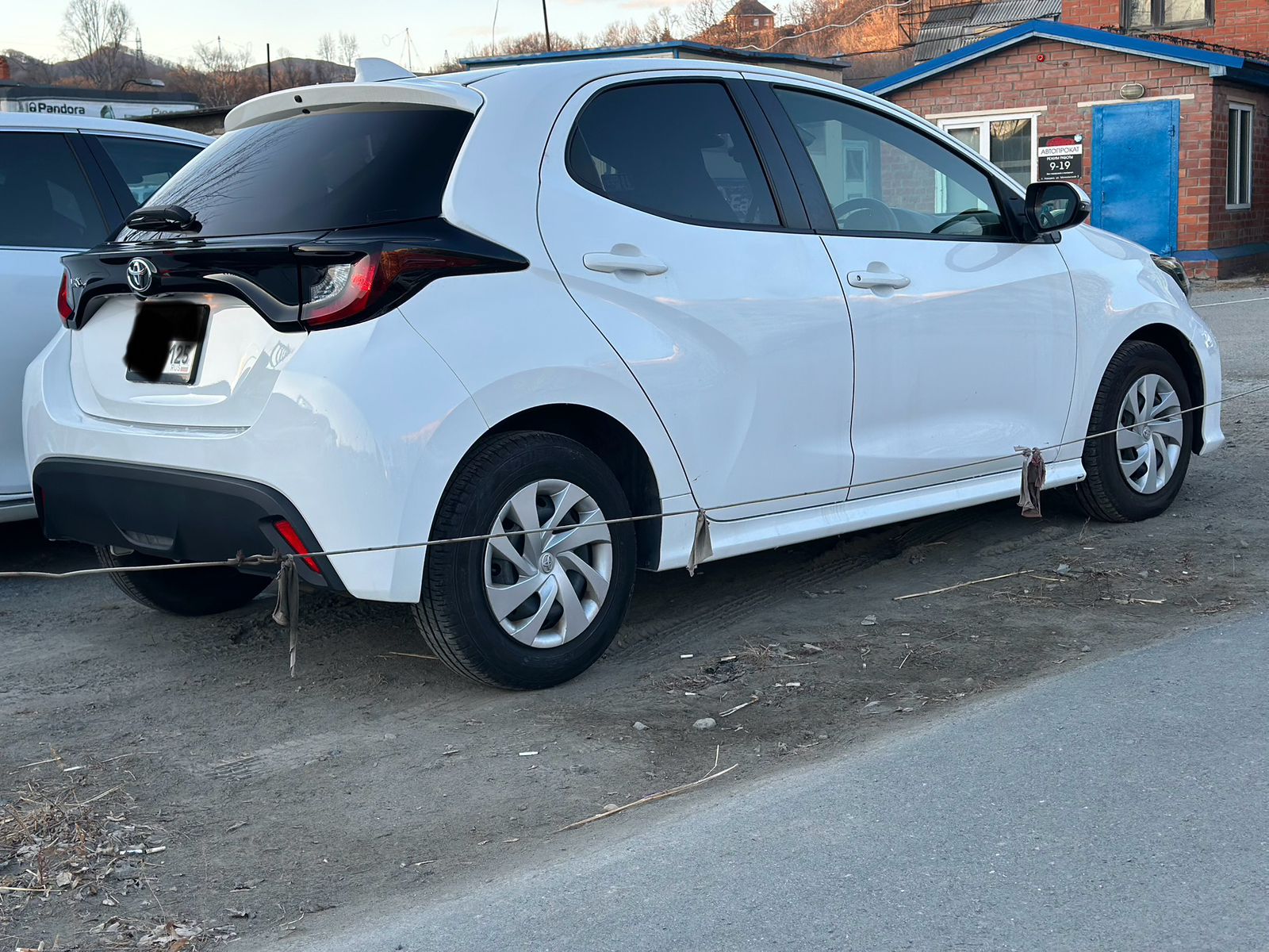 TOYOTA Yaris 2021 год
