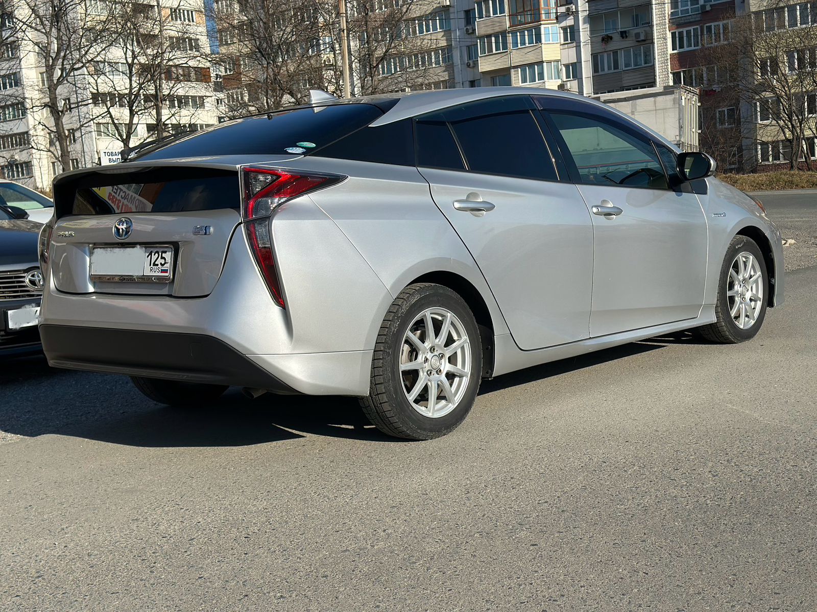 TOYOTA Prius 50 2017 год
