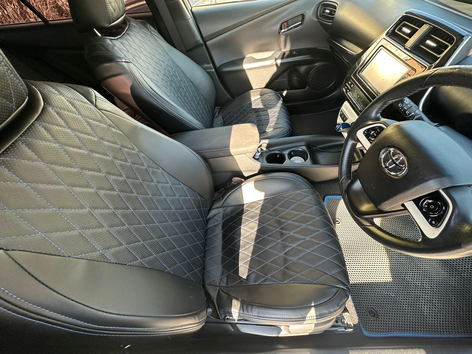 TOYOTA Prius 50 2017 год