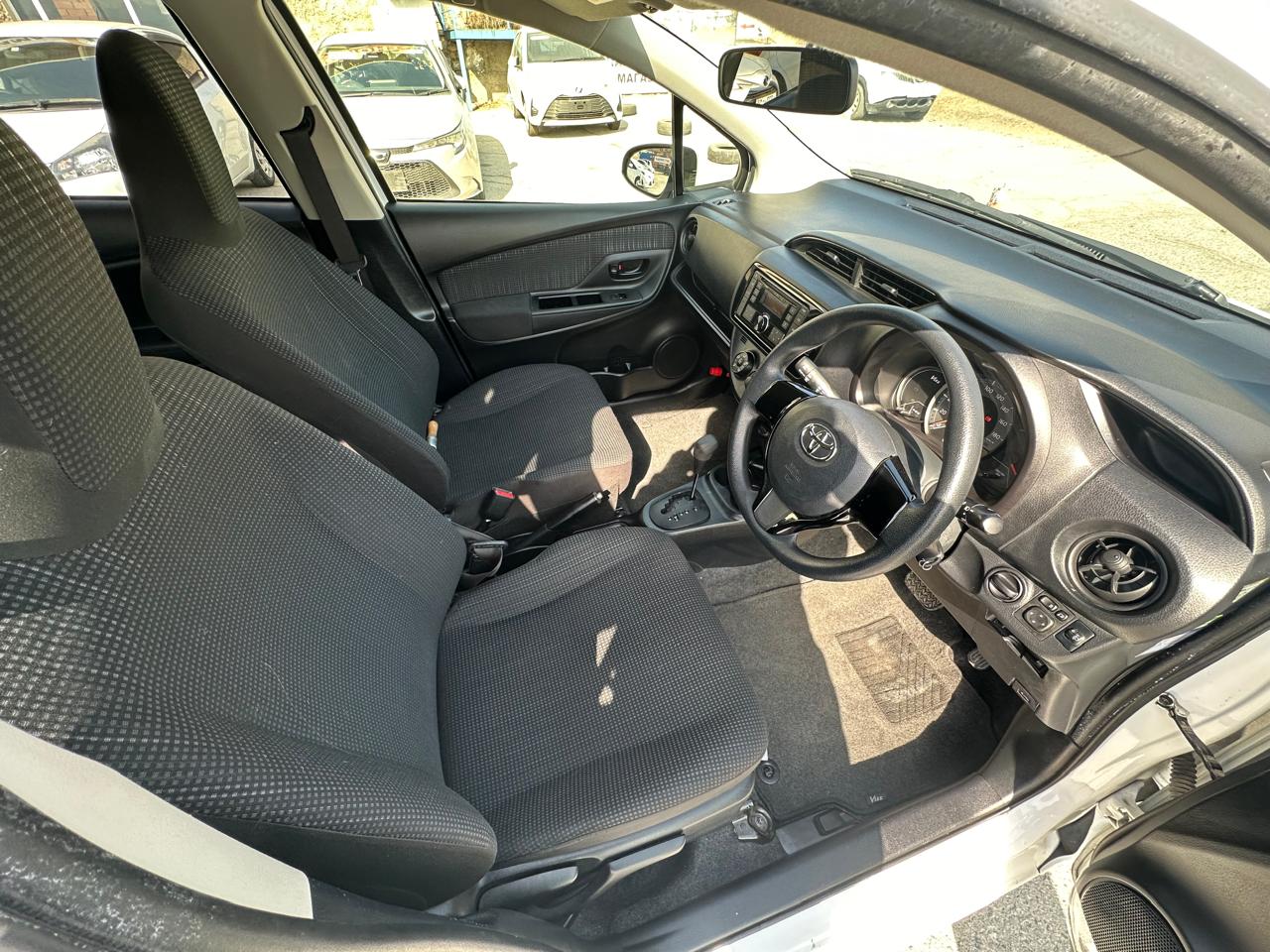 TOYOTA Vitz 2019 год