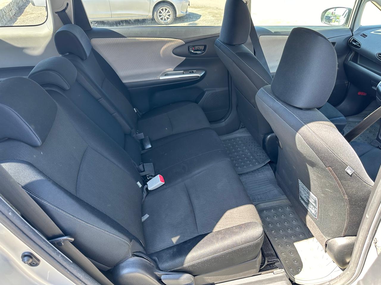 TOYOTA Wish 2010 год