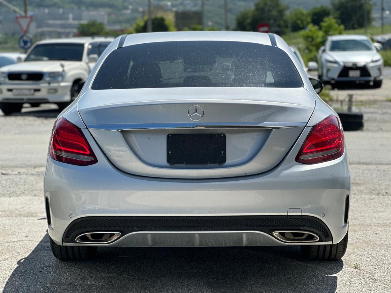 Mercedes-Benz C-Class 2017 год
