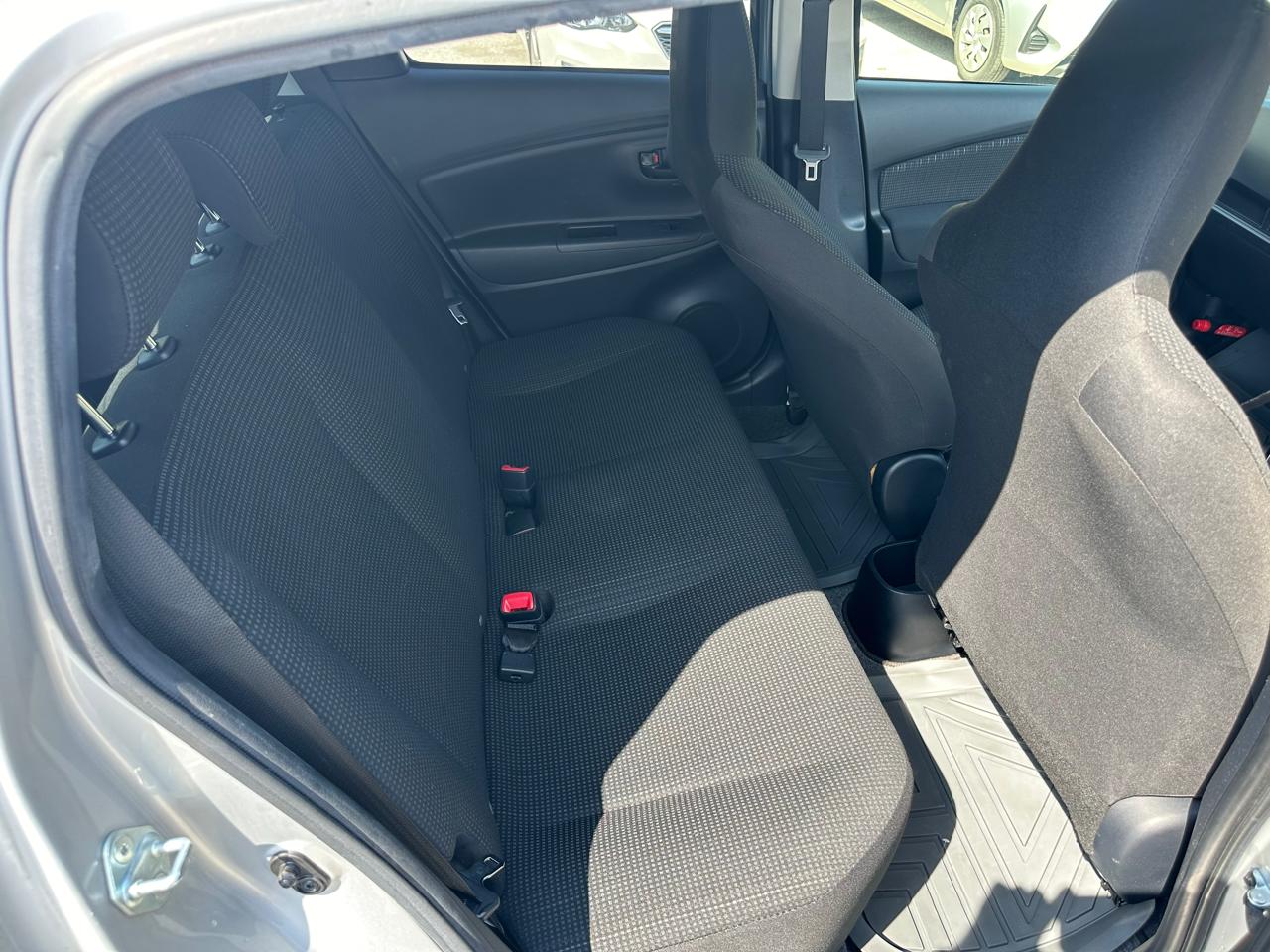 TOYOTA Vitz 2019 год