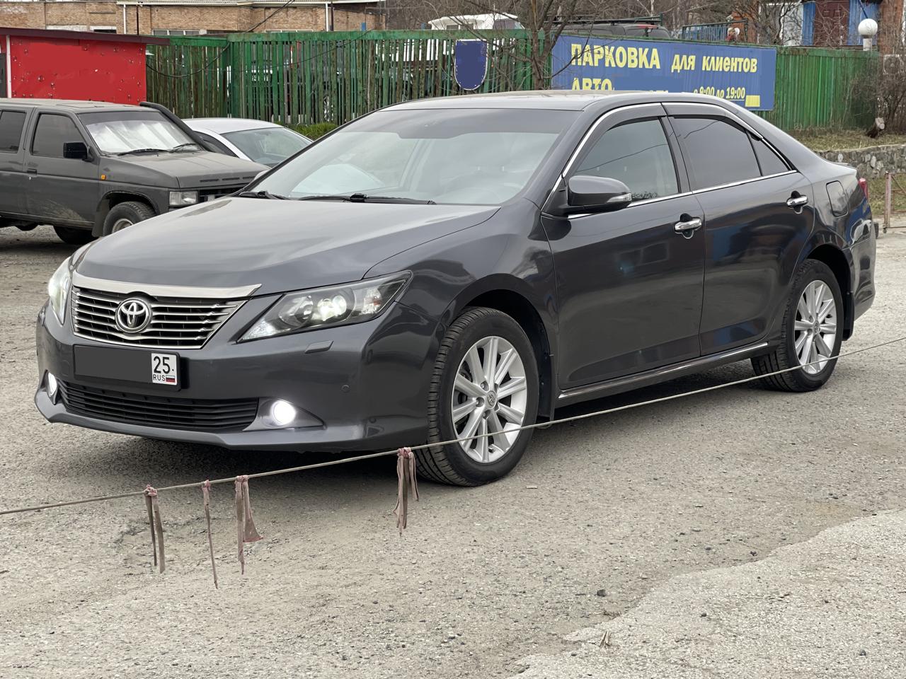TOYOTA Camry 2013 год
