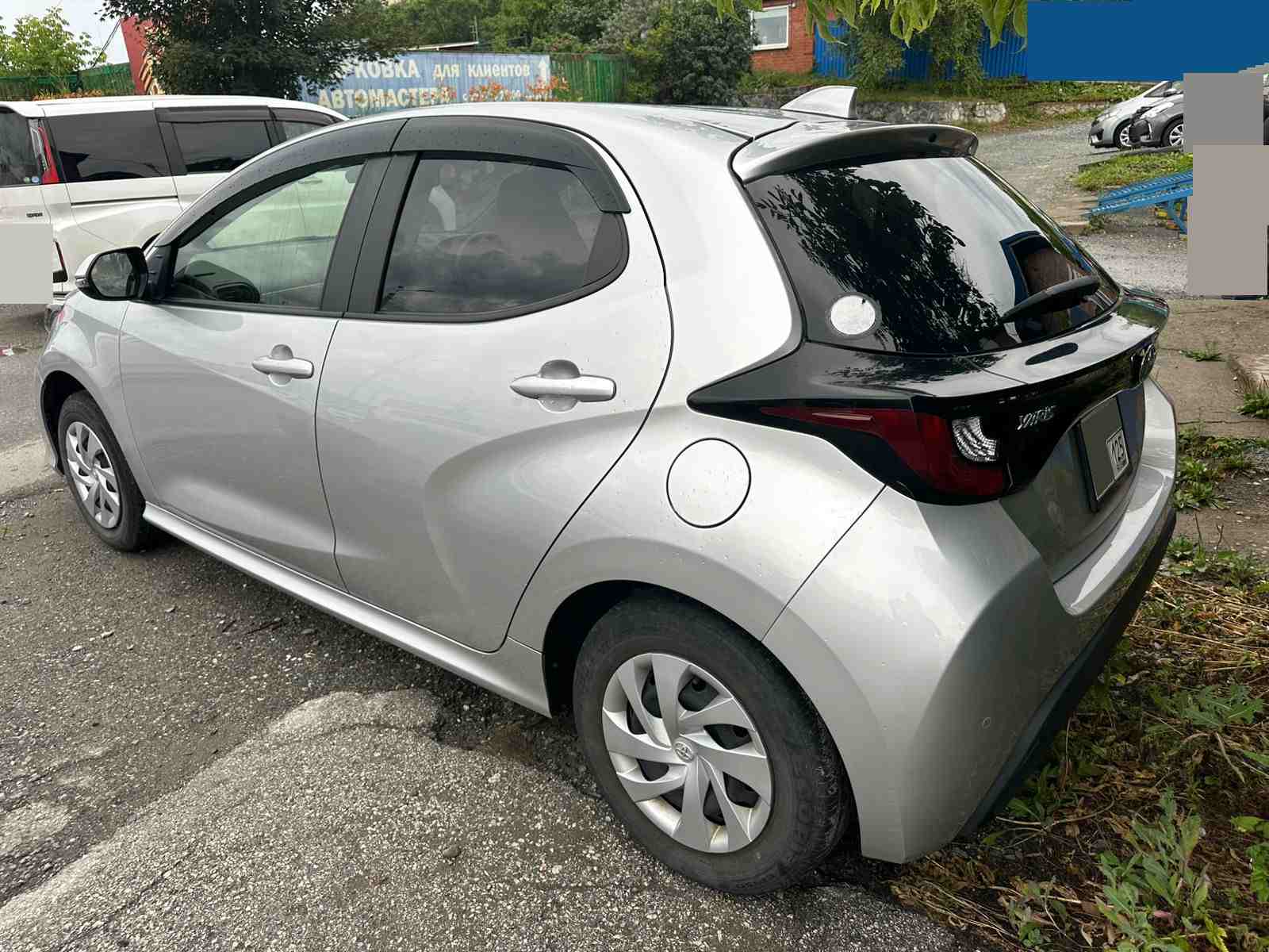 TOYOTA Yaris