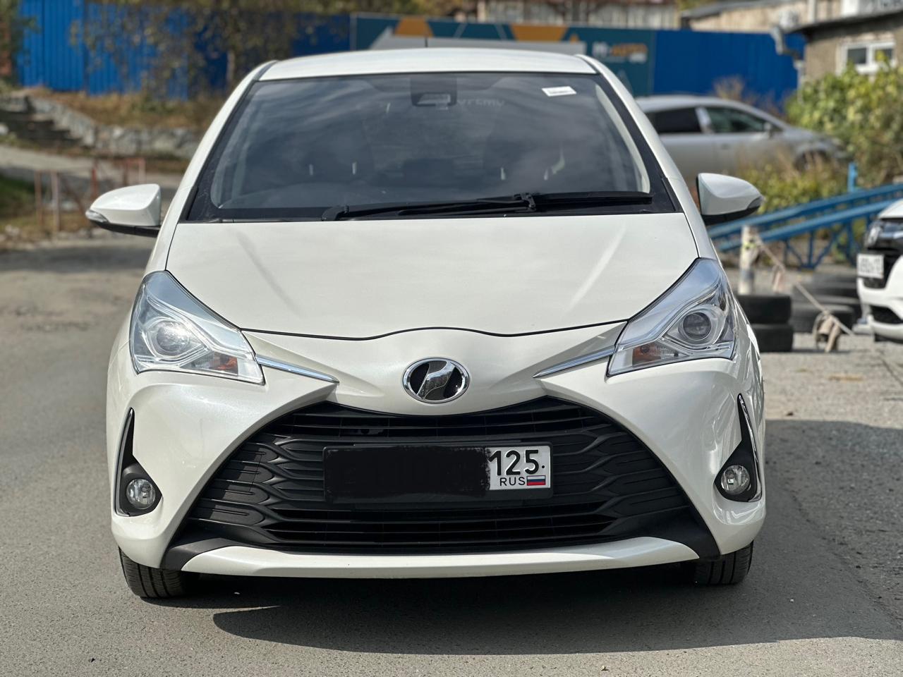 TOYOTA Vitz