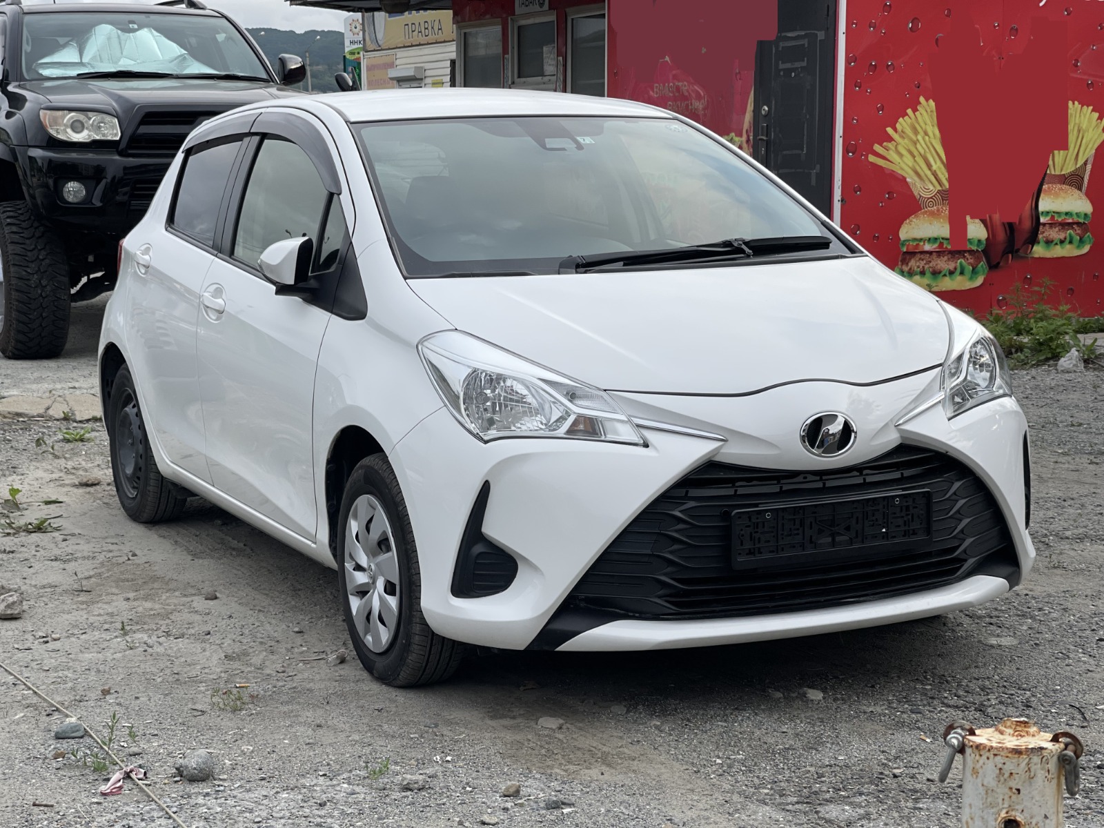TOYOTA Vitz