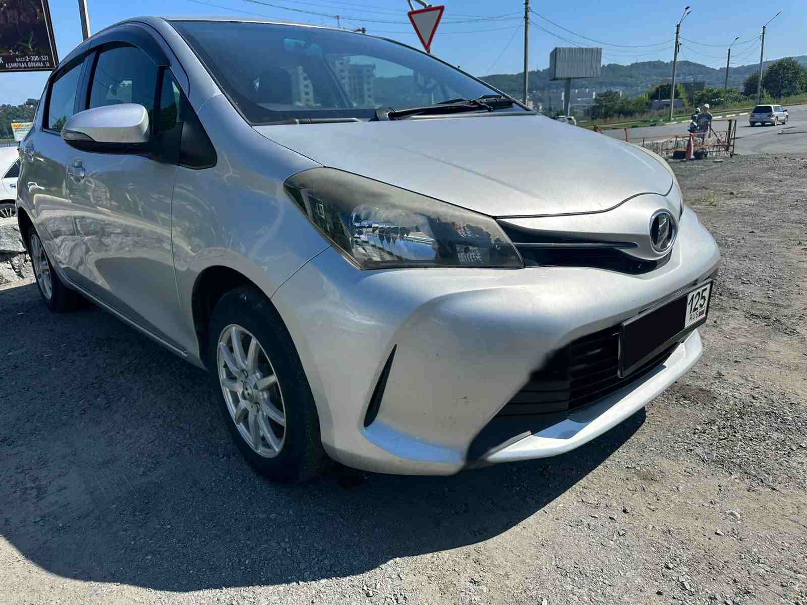 TOYOTA Vitz